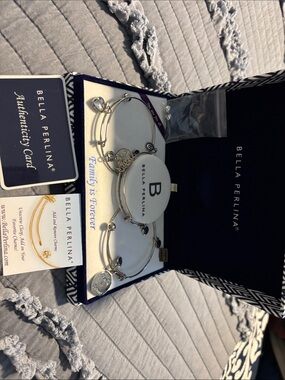 bella Perlina Silver Tone Stackable Charm Bangle Set